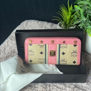 MCM Aren Visetos Zip Around Wallet - Full Inclusion - COA Included